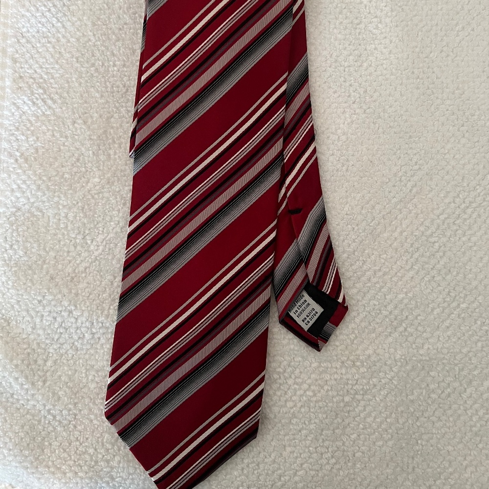 Geoffrey Beene tie